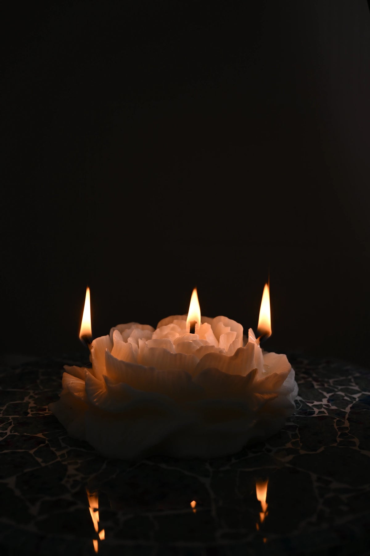 LARGE PEONY CANDLE