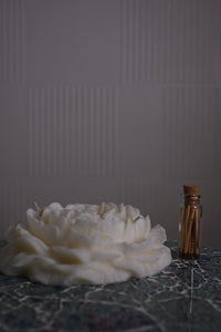 LARGE PEONY CANDLE